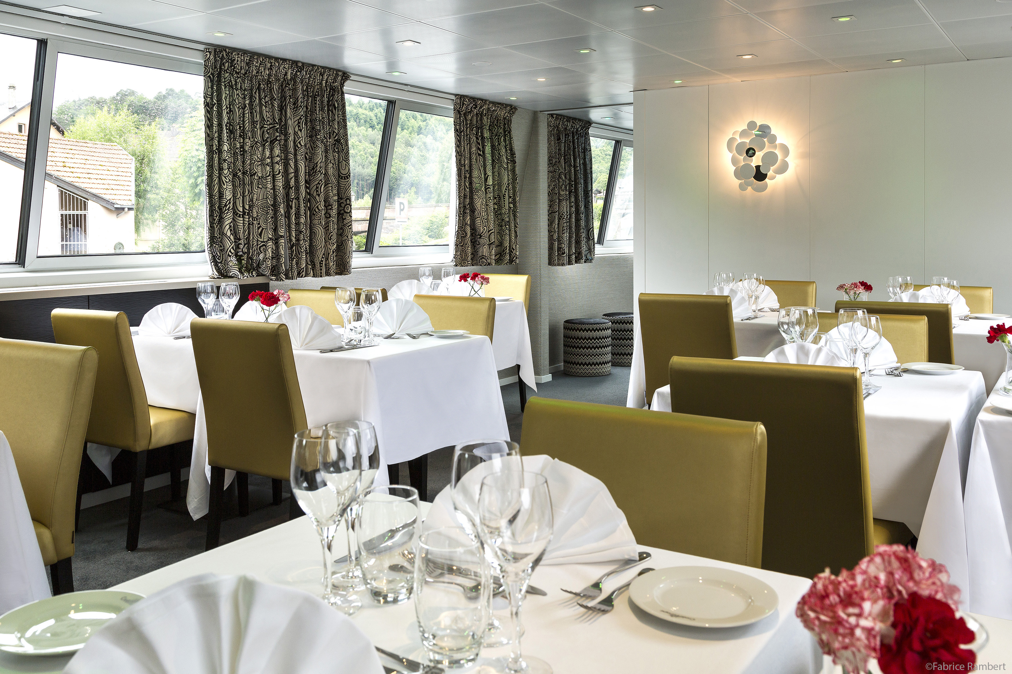 CroisiEurope Madeleine Restaurant.jpg